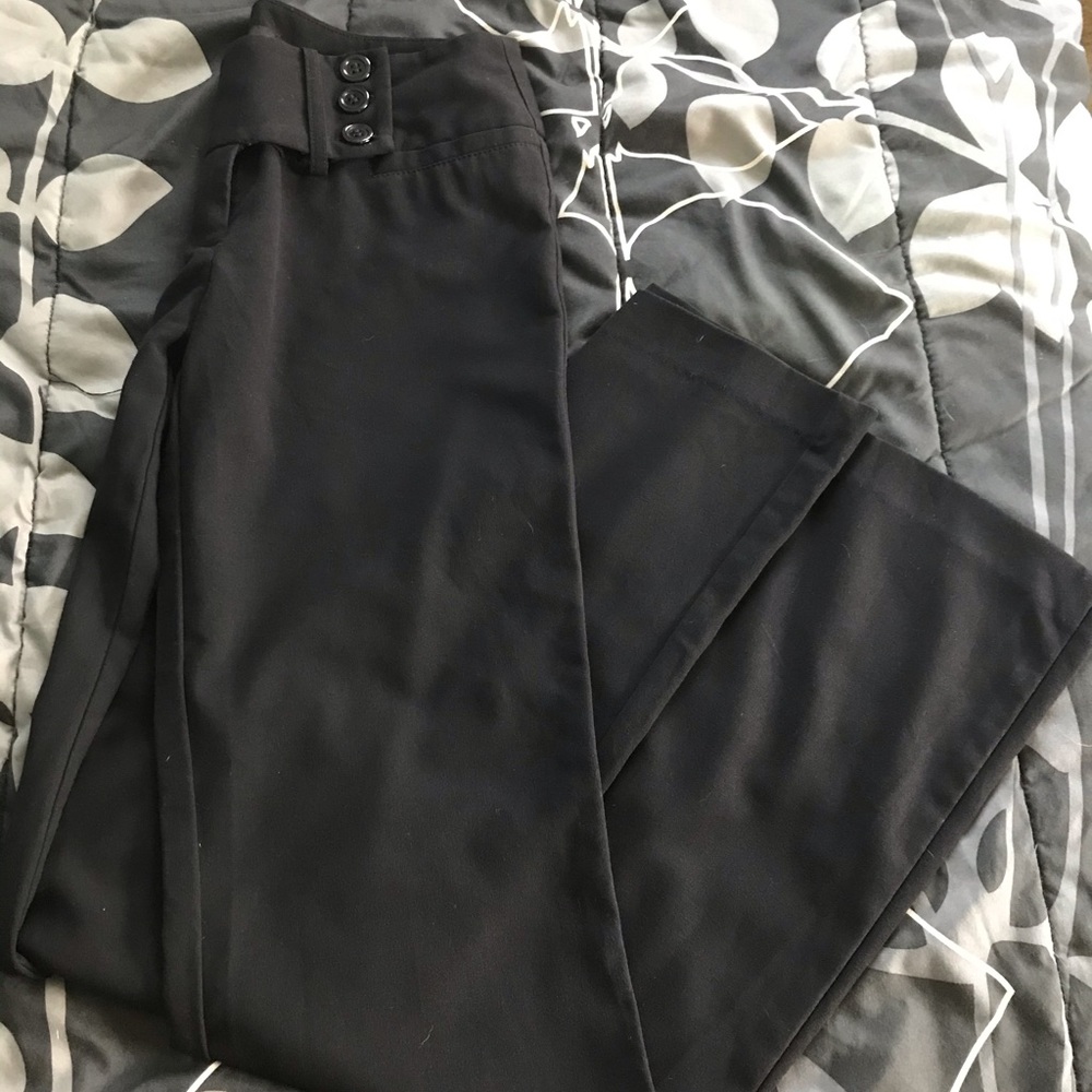 Nice, wide leg dress pants!! Great condition